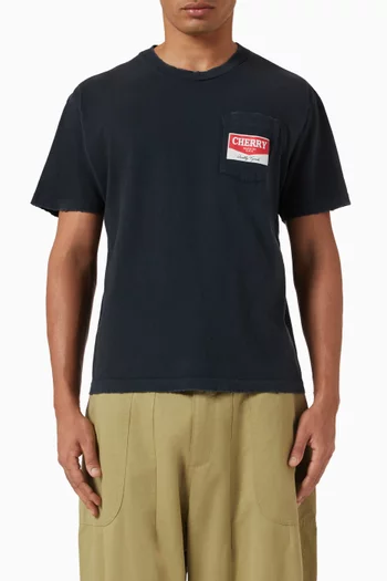 تي شيرت بجيب بنسيج شيفرون وتفاصيل ممزقة قطن