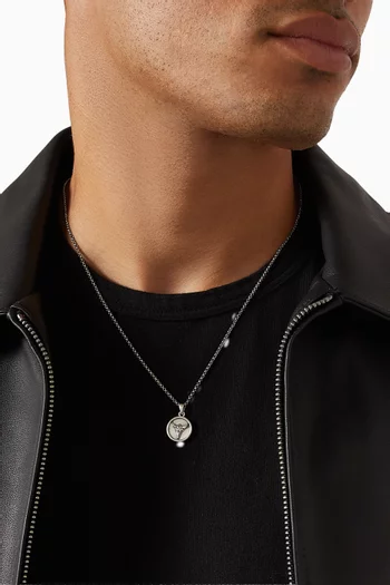 قلادة مزينة بثور فضة إسترلينية