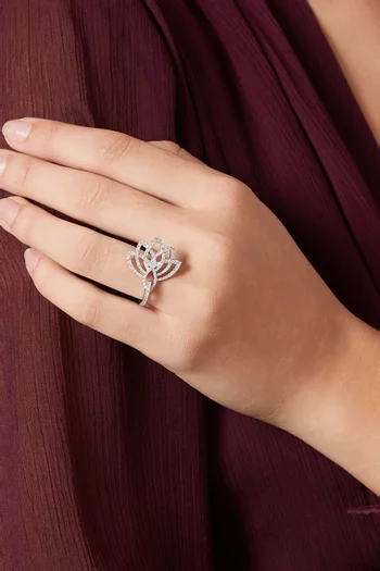Blossom Ring in 18kt White Gold