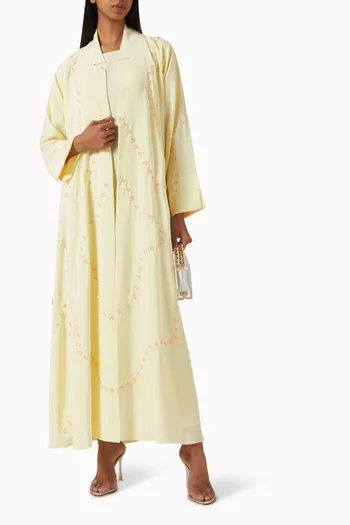 طقم عباية بتطريزات بالخيوط