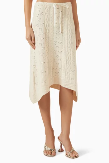 تنورة نواه منسوجة بغرزة الضفيرة