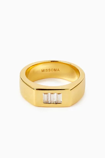 خاتم بتصميم سميك بثلاثة أحجار مطلي بذهب معاد تدويره عيار 18 ميسوما x لوسي ويليامز