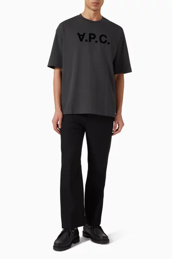 تي شيرت بقصة عادية وشعار V.P.C. بملمس مخملي قطن