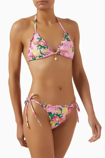 قطعة بيكيني علوية بتصميم مثلث مطرز بحواف كشكش