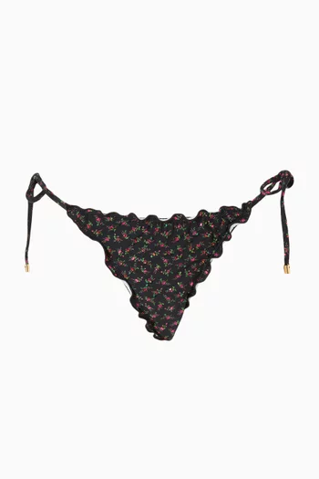 قطعة بيكيني سفلية مطرزة بأربطة وحواف كشكش