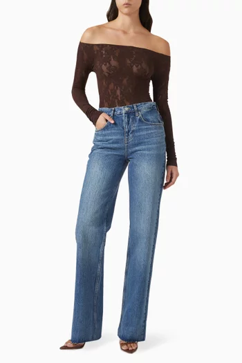 بلوزة بفتحة رقبة على شكل قارب دانتيل