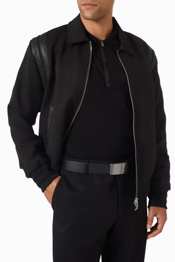 حزام بمشبك بشعار الماركة جلد حبيبي