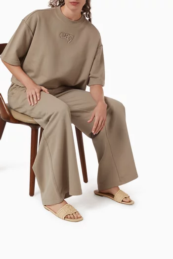 حذاء مفتوح خوص منسوج