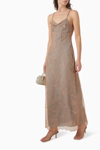 فستان مطرز بزهور تول