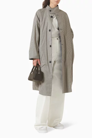 معطف بوجهين ونقشة مربعات بشعار النسر دينم