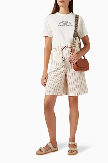 تي شيرت مطرز بشعار الماركة قطن