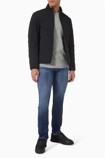 جاكيت مبطن بالزغب بحياكة بنقشة شيفرون قماش مقاوم للماء