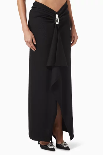 تنورة منسدلة بدلاية مرصعة بالكريستال