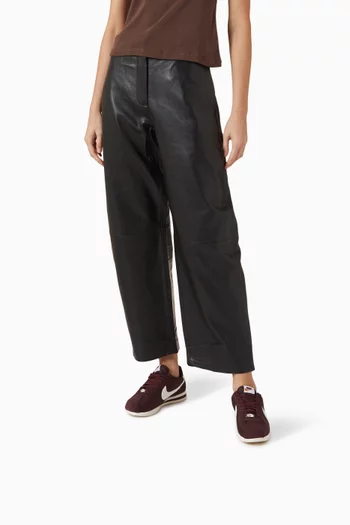 سنيكرز كورتيز أسفل الكاحل