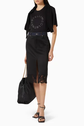 تي شيرت بقصة بويفريند ومطرز بشعار الماركة جيرسيه وقطن عضوي