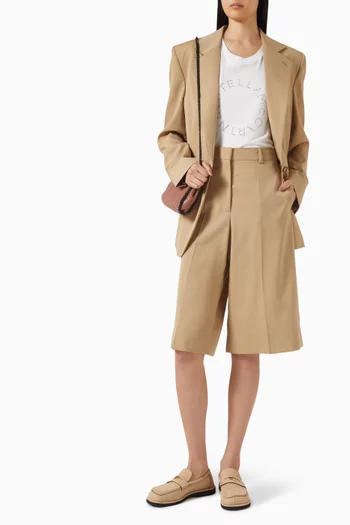 تي شيرت بقصة بويفريند ومطرز بشعار الماركة جيرسيه وقطن عضوي