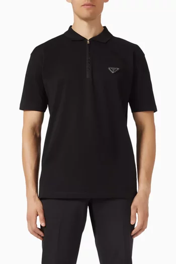 تي شيرت بولو بأجزاء نايلون معاد تدويره بيكيه