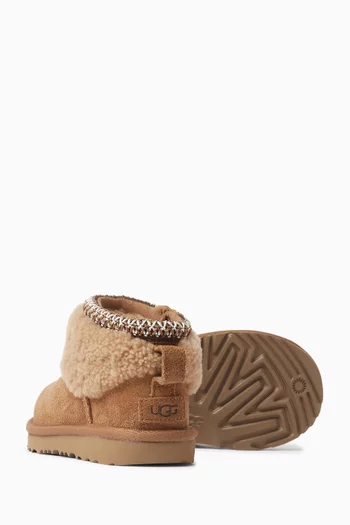 Classic Ultra Mini Maxi Curly Boots