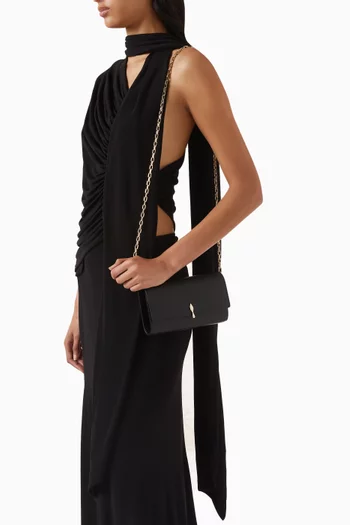 حقيبة بتينا صغيرة بسلسلة جلد