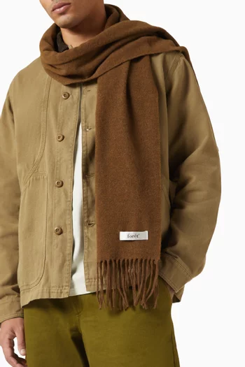 وشاح بحواف بشرّابات صوف