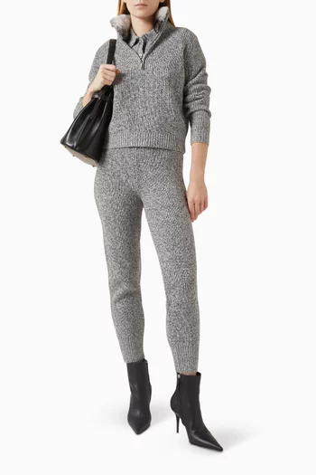 سترة بياقة عالية وسحّاب