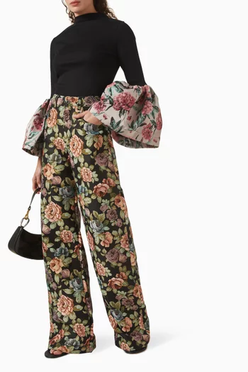 بلوزة بياقة عالية جيرسيه وبروكيد