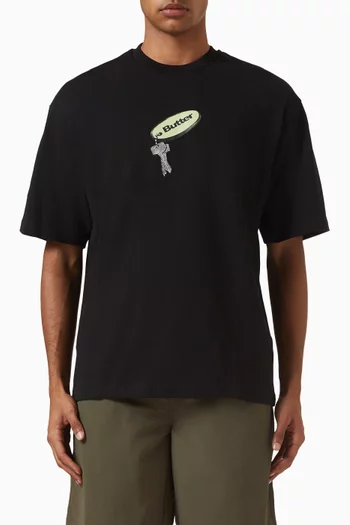 تي شيرت بطبعة سلسلة مفاتيح قطن