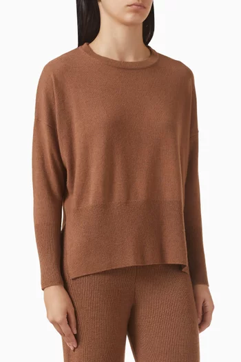 Round-neck Sweater in Plain-knit