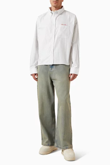 بنطال جينز بقصة ساق واسعة