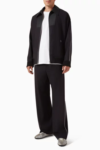 تي شيرت مطرز بشعار الماركة