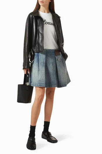 تي شيرت بتطريز شعار الماركة