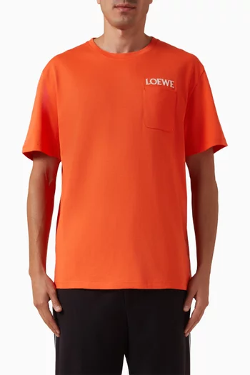 تي شيرت مطرز بشعار الماركة