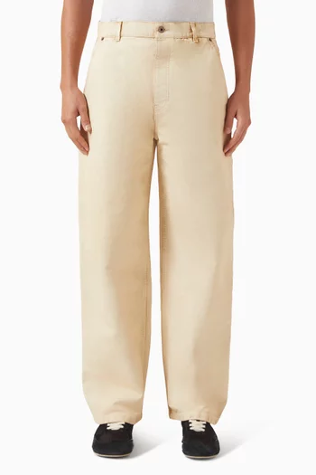 بنطال جينز بقصة ساق واسعة