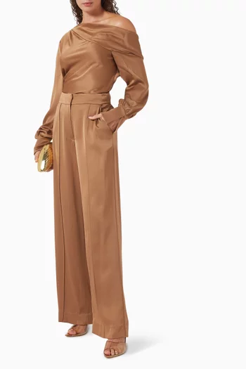 بلوزة آليس بكتف مكشوف ستان