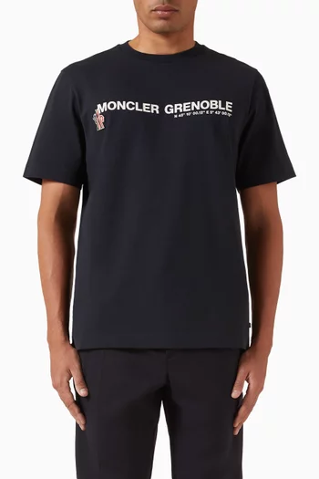 تي شيرت بطبعة شعار الماركة قطن