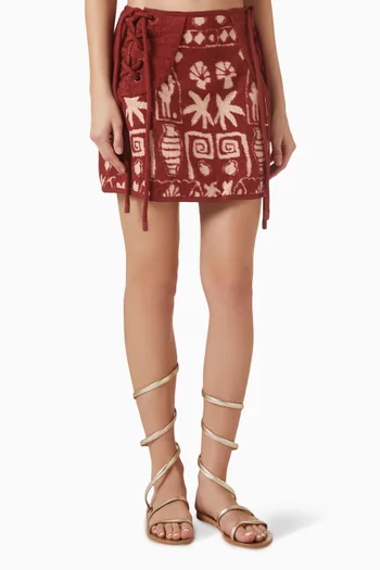 تنورة مايا قصيرة