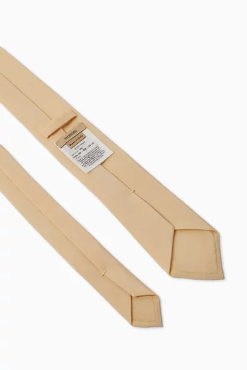 ربطة عنق بشعار حرف V الشهير حرير