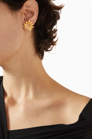 أقراط بتصميم زهرة الفراولة نحاس مطلي ذهب عيار 22