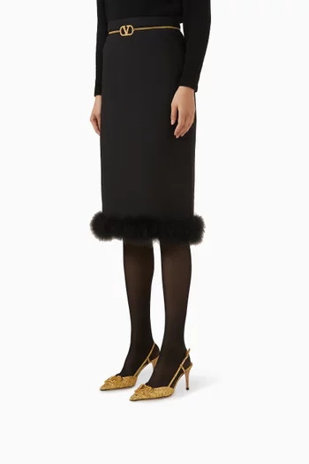 حذاء كلاسيك بسير خلفي وشعار حرف V الشهير جاكار كلوكيه