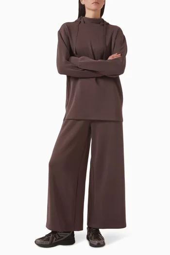 كنزة بياقة عالية بغطاء رأس