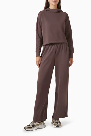 كنزة قصيرة بغطاء للرأس