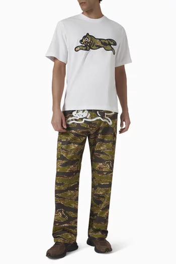 تي شيرت بنقشة جلد نمر مخططة وطبعة كلب يجري قطن