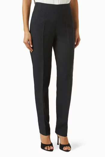 بنطال بقصة ضيقة