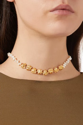 قلادة رقبة ببتلات متعددة مزينة باللؤلؤ معدن مطلي بلون ذهبي
