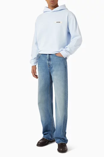 كنزة بغطاء رأس وشريط مضلع بشعار الماركة قطن عضوي