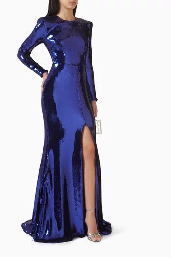 فستان بأكمام طويلة ومطرز بالترتر