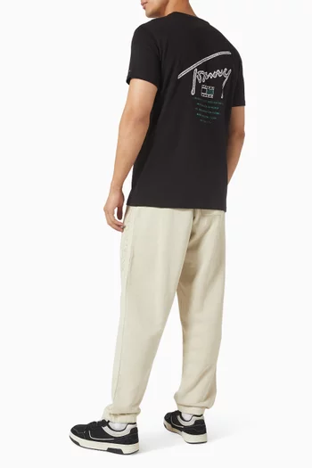 تي شيرت بشعار الماركة قطن