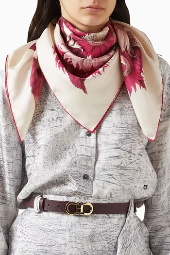 وشاح مزين بنقشة زهور حرير تويل