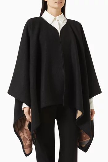 Reversible Cape in Cashmere Blend