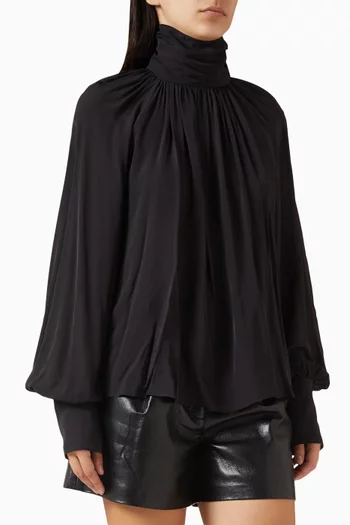 بلوزة آن بياقة عالية شيفون